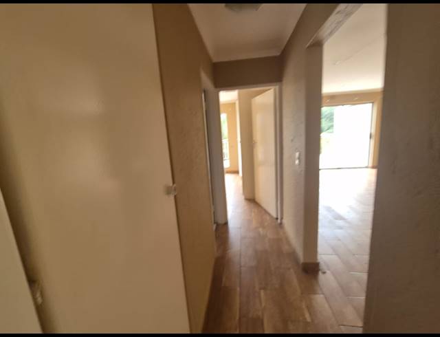 2 BEDROOM APARTMENT FOR SALE IN VANDERBIJLPARK SW 5